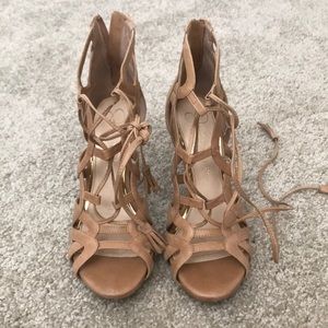Jessica Simpson Nude Heels